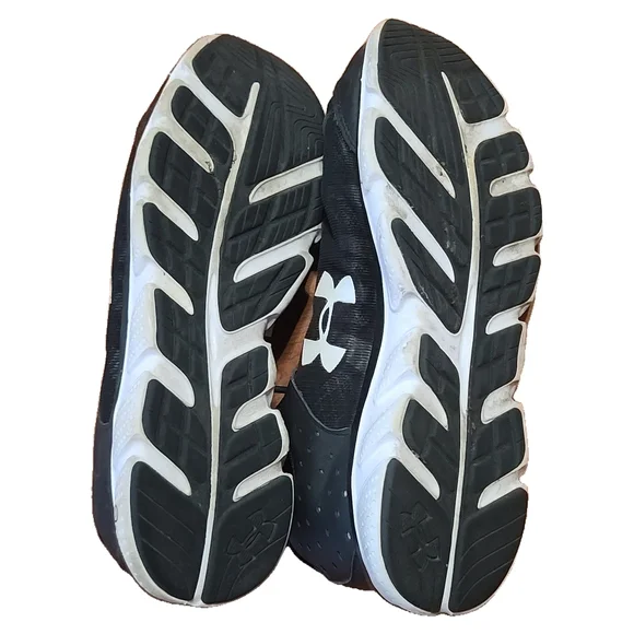 Under Armour Black Athletic Shoes - Picture 4 of 5
